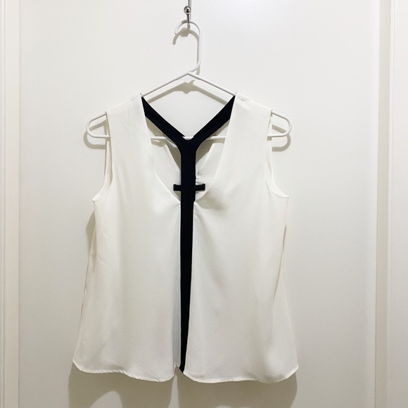 BCBG Unique Y-Front Flowy Tank Blouse White Black XXS - Picture 4 of 9